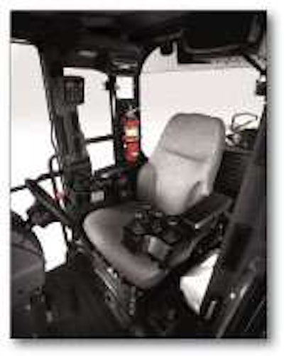 Deere’s new Grade Pro controls are aimed at appealing to both new and experienced operators. All grade control buttons are intergrated into these knobs. The GP control package lets operators choose between using the steering wheel or lever steering.