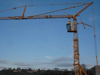 The Igo T 130 lifts its 8-ton maximum to a radius of 18.6 meters