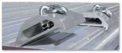 Fontaine’s new load securement system has moveable “turtles” that position anywhere on the deck through the use of a rail system. The turtles can be removed from either end of the deck.