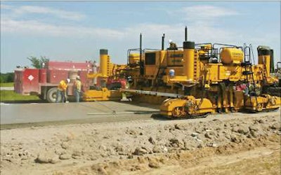 On I-35 near Kearney, Kan., stringless technology is resulting in a super-smooth pavement for the Kansas DOT.