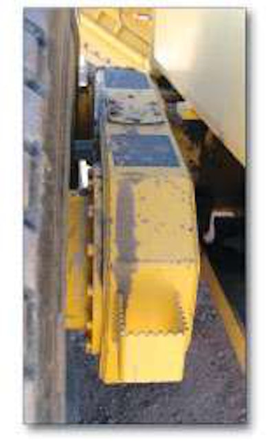 Dirt can pack into the wheels on rear tandem drives, taking axle seals out. The 770CH tandems looked good, however.