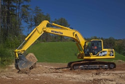 Komatsu HB215LC