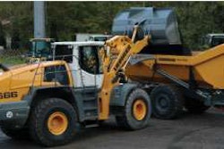 The Tier 4 Interim L 566 teams up with the recently introduced TA 230 articulated dump truck.