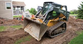 John Deere’s 319D is powered by a Tier 4-certified engine that provides the machine with 63 horsepower and a 2,900-pound operating load.