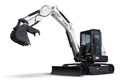 E55 compact excavator with extendable arm option