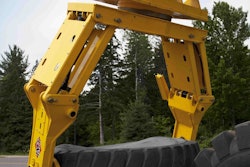 Imt Tire Hand Rear 3 4quart View