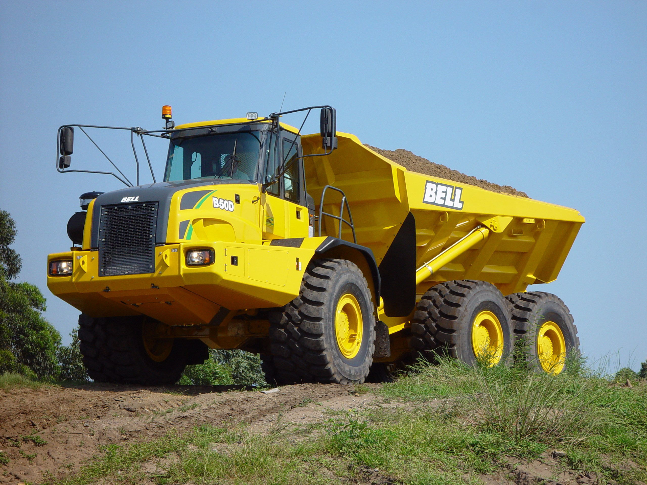 Bell B50D articulated hauler truck