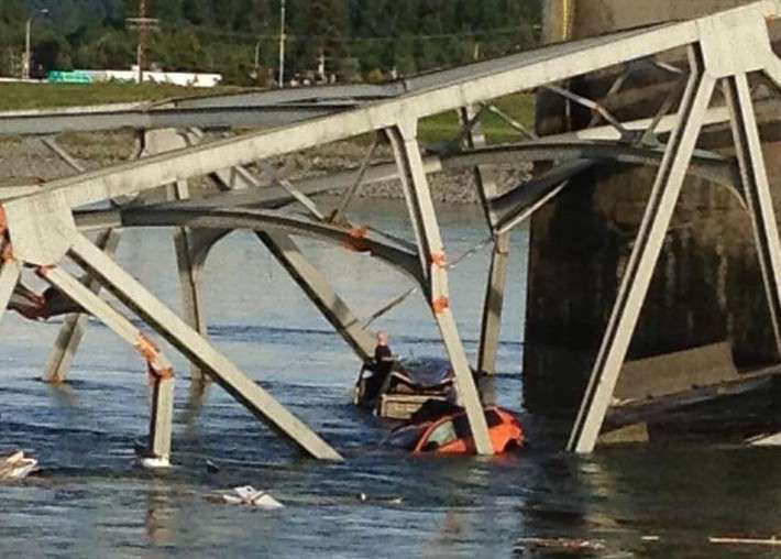 I-5 bridge collapse car