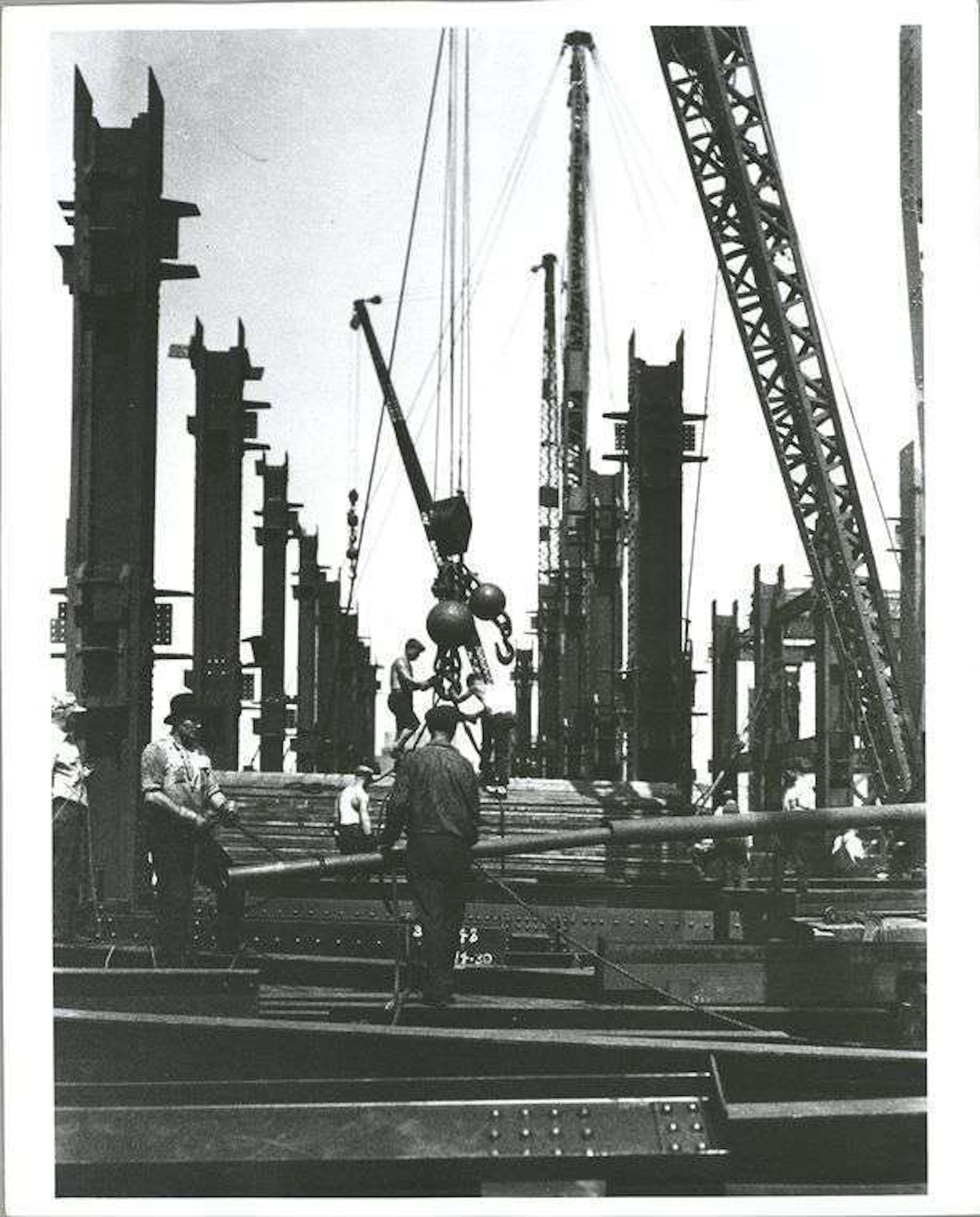 Amazing Empire State Building Construction Photos From 1931 Show Workers Hanging On For Dear Life Equipment World