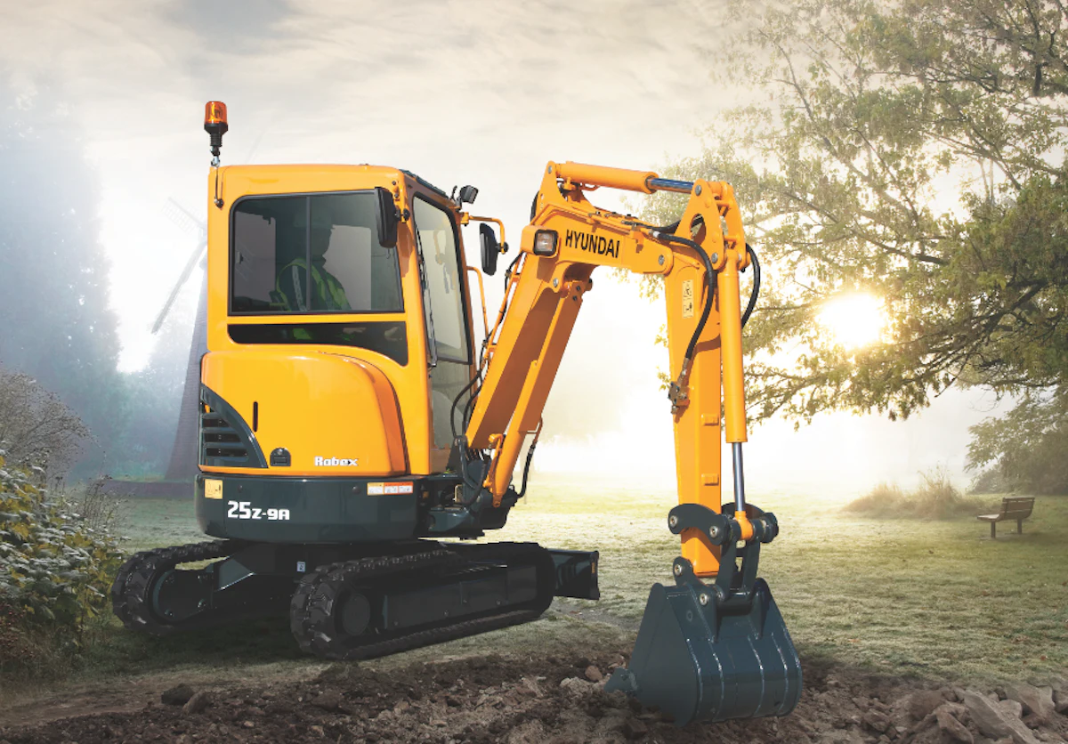 Hyundai's R25Z-9A zero-swing excavator boosts productivity on