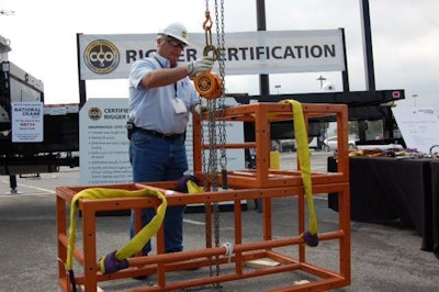 Thomas De Soo, director I&I Sling/Slingmax Rigging Solutions, demonstrates a typical test situation used in qualifying and certifying rigging personnel.