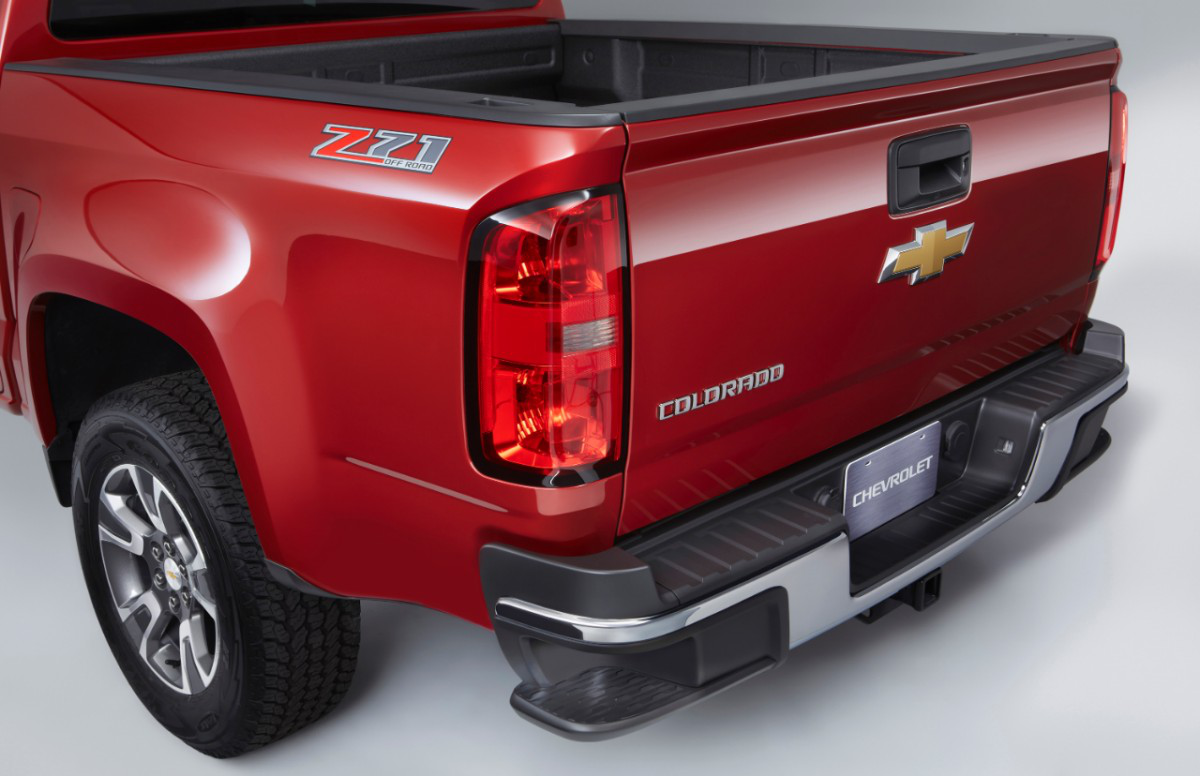 2015-Chevrolet-ColoradoZ71-006
