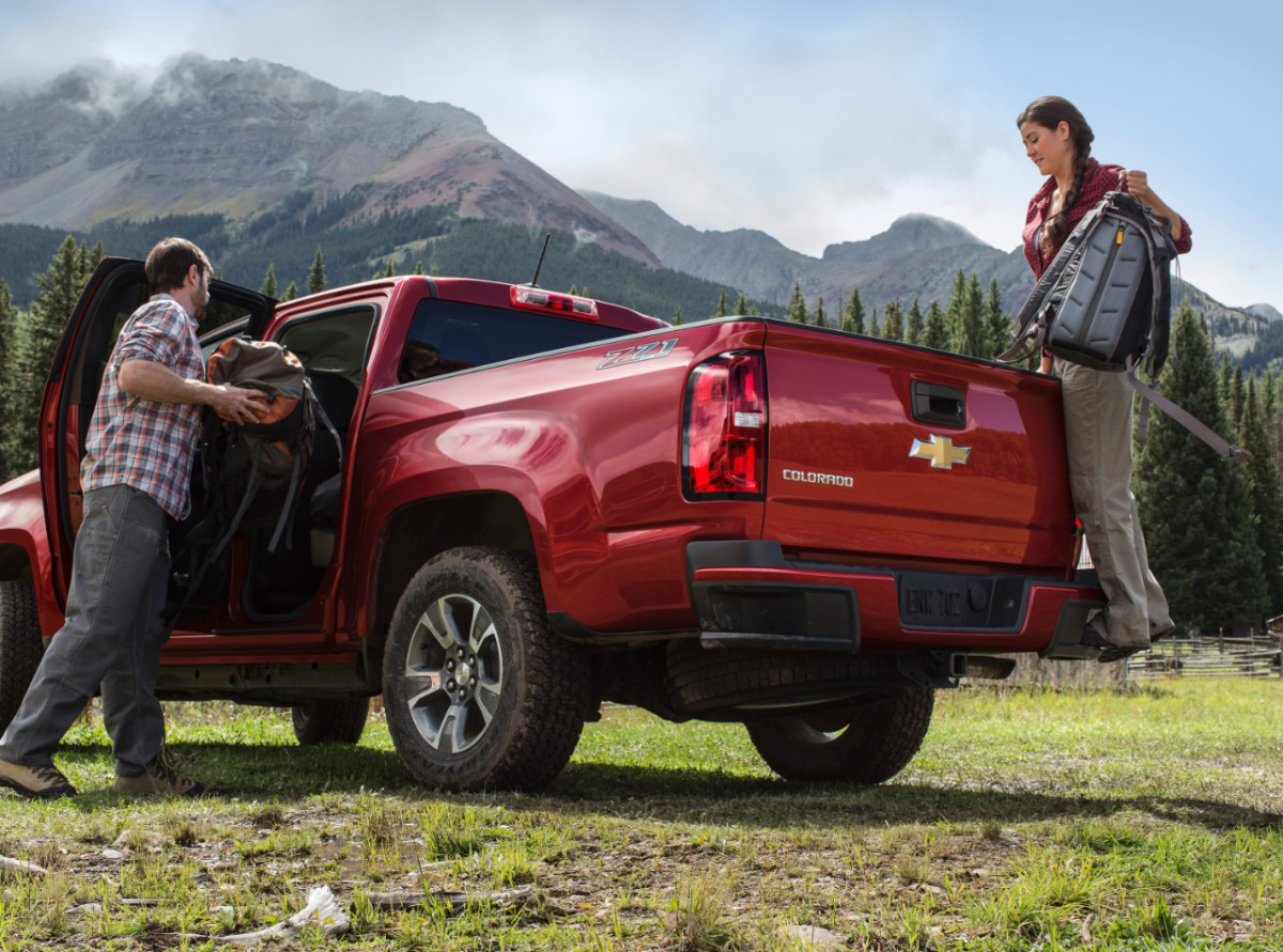 2015-Chevrolet-ColoradoZ71-017