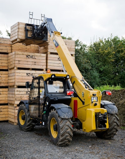 Cat 407C Telehandler 1