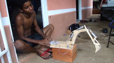 DIY excavator made with syringes