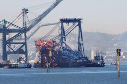 The Left Coast Lifter leaves the Port of Oakland. Credit: @NewNYBridge Twitter account.