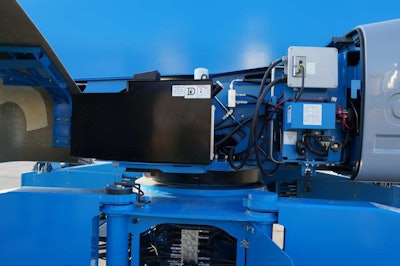 All hydraulic hoses on the SX-180 are bulkheaded. “If a hose goes out, you just need to replace a small chunk of hose instead of the entire line,” explains Frank Schneider, Genie product manager.