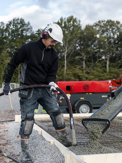 Pouring concrete, vibration, vibrating, pokers, compressor