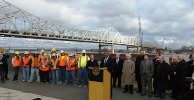 Foxx visits the Ohio River Bridges project during his “Invest in America, Commit to the Future” bus tour. (Photo Credit: U.S. DOT)