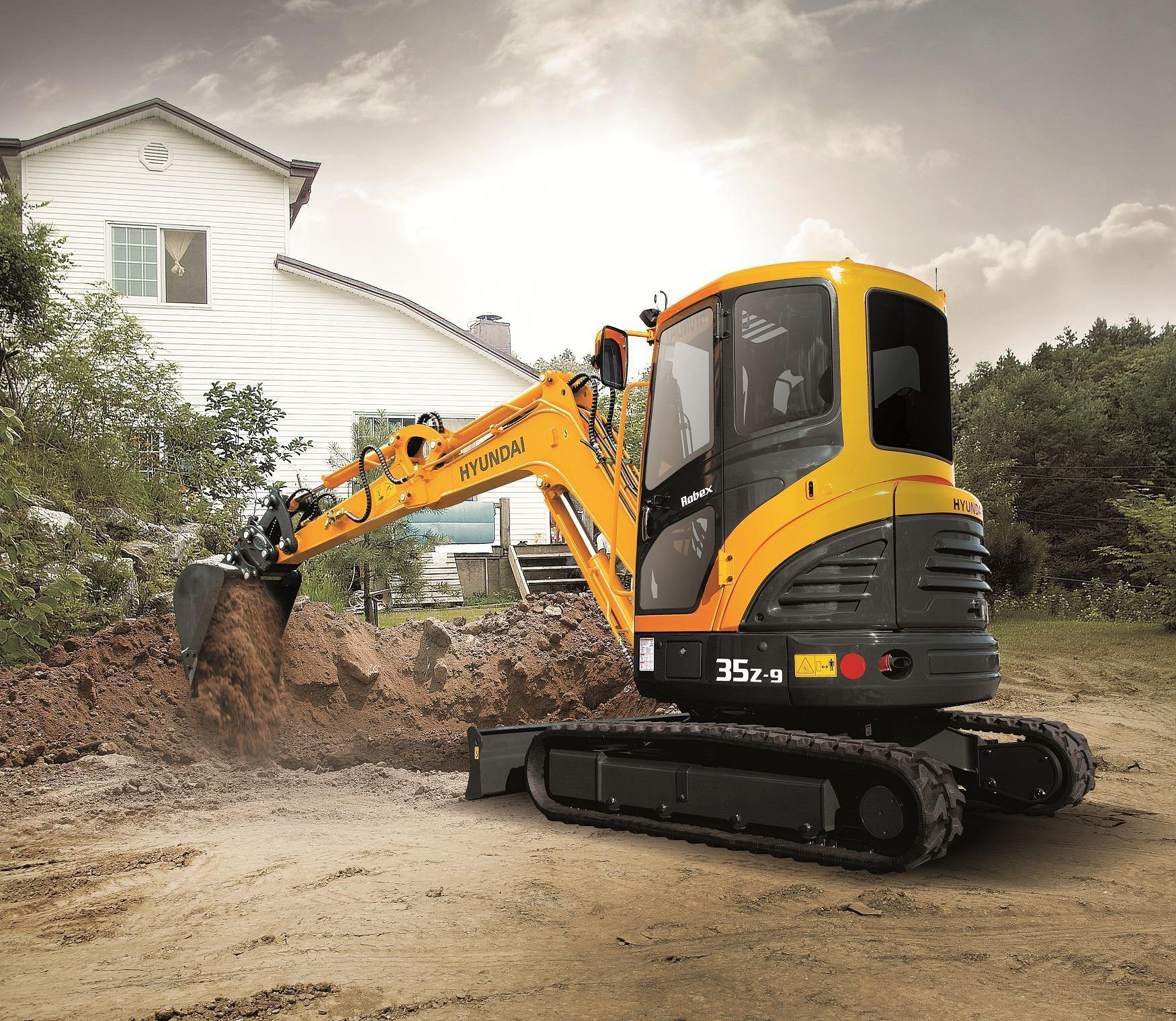Hyundais-R35Z-9-Compact-Excavator-TLC-magazine