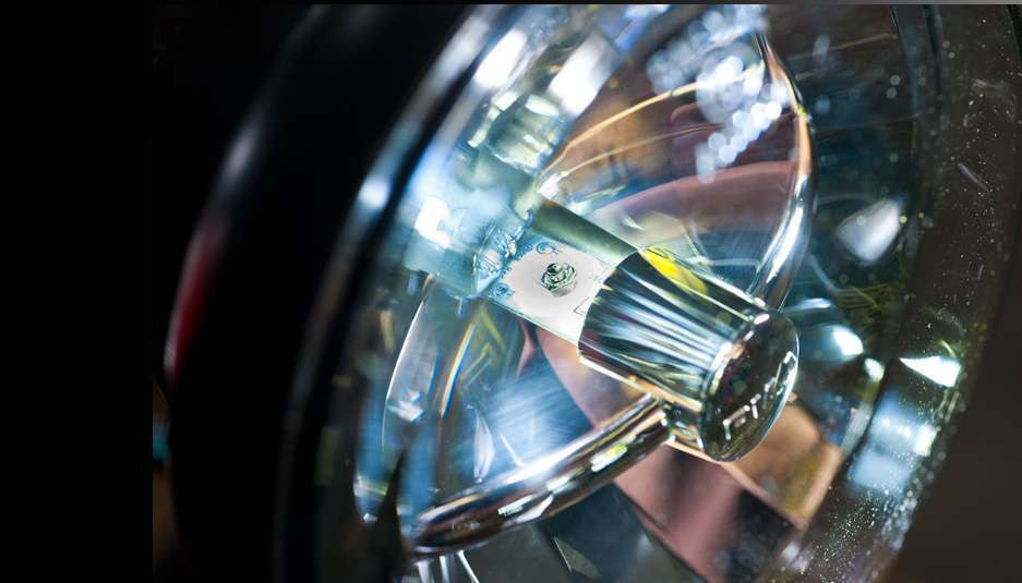 Rear-facing LED is signature design of PIAA&rsquo;s LP550 driving lights.