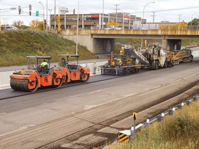 A Pave IR bar provided a thermal profile for this mill and overlay project done in October of 2013 by Hardrives Inc. of Rogers, Minnesota, on TH 494 in Bloomington, Minnesota.
