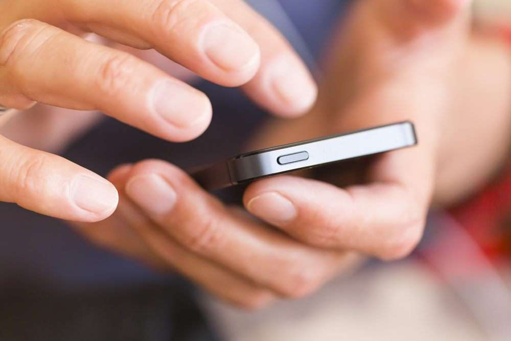 smartphone-Better-Roads