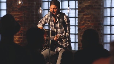 Kip Moore On the Case