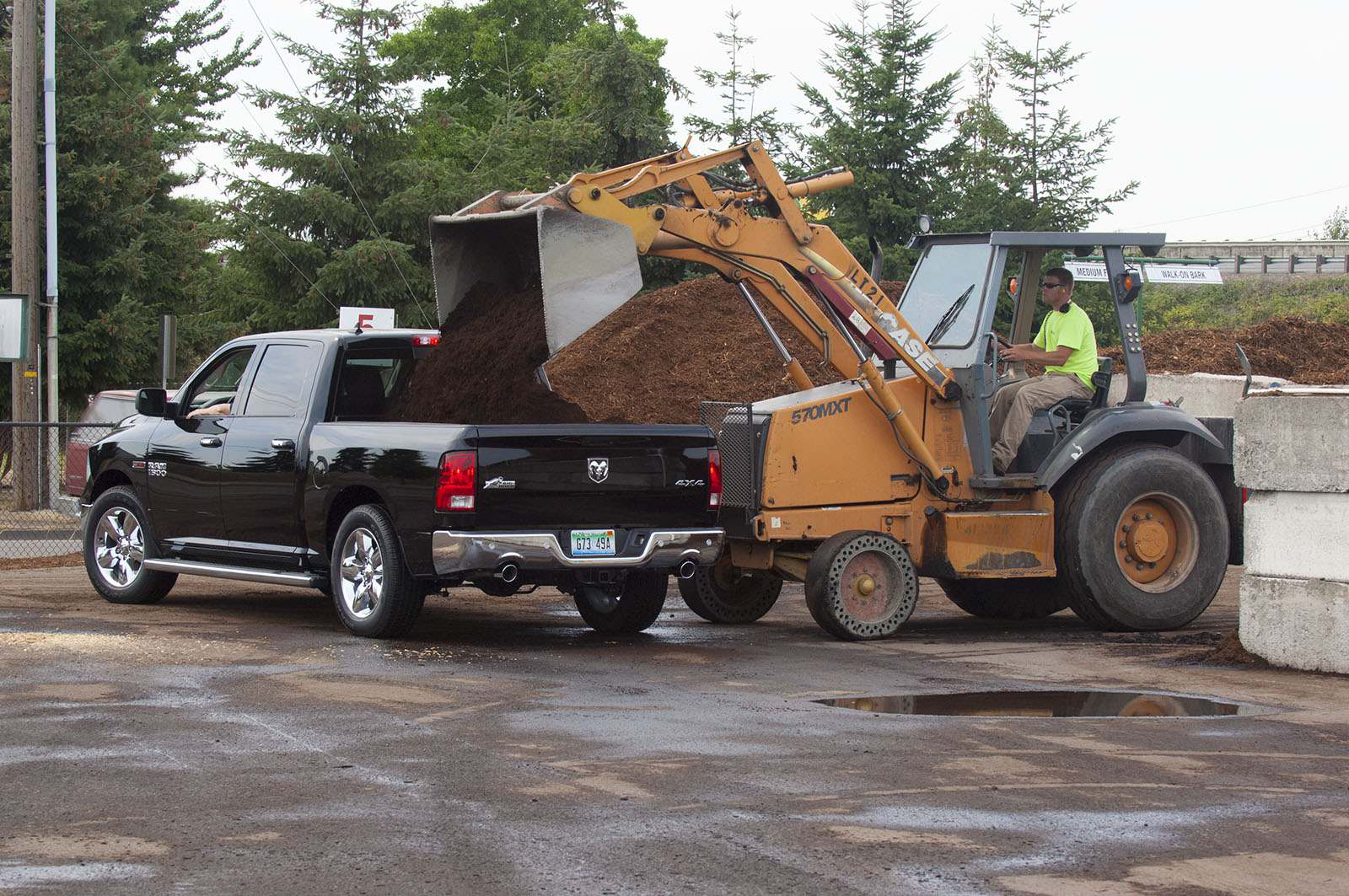 Putting the Ram 1500 EcoDiesel&rsquo;s load capacity question to bed at Lane Forrest Products.