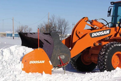 doosan_snow_pusher_1