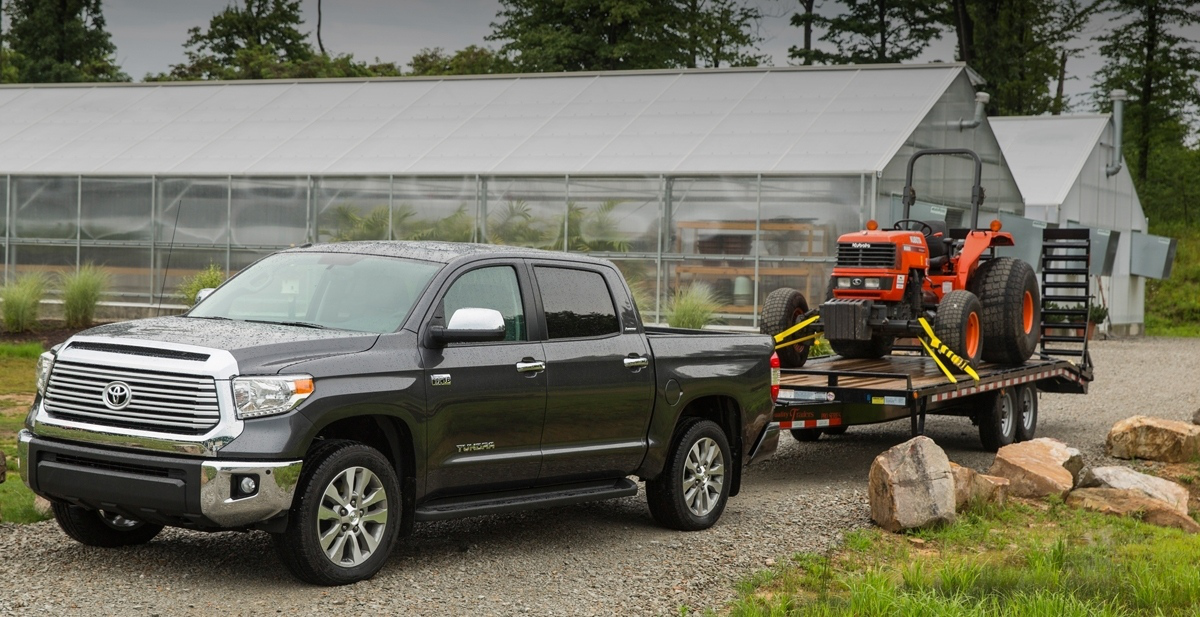 2014_Toyota_Tundra_Platinum_008-2