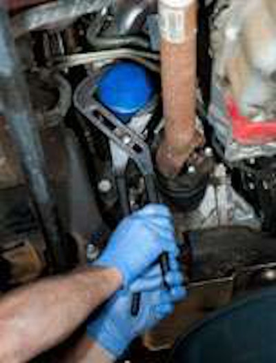 OIL FILTER TIGHTENING