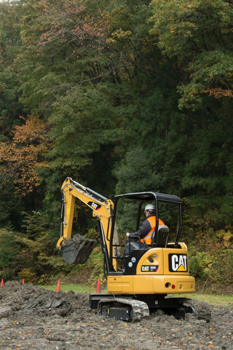 Cat’s mini hydraulic excavator compact radius design works well in ...