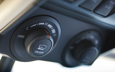 Special “Crawl” control in the upper console allow the driver to set and hold a very slow speed without having to apply throttle when 4Runner is in low-range 4×4 mode.