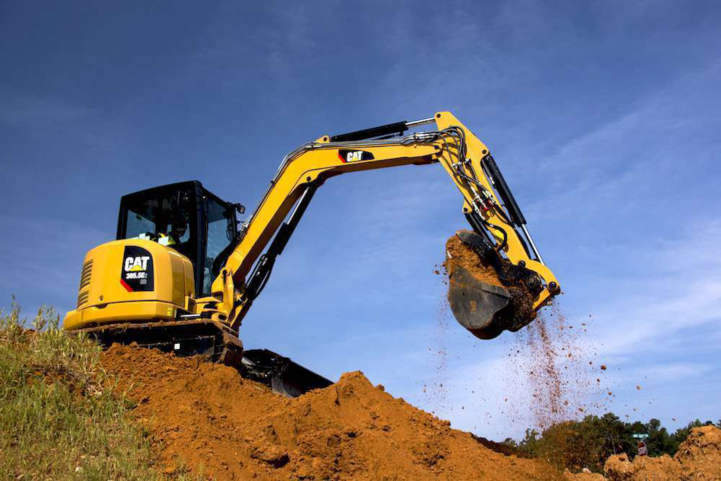 Caterpillar E2 Series Mini Excavators Overcome Emissions Challenges With High Def Hydraulics Smart Technology Equipment World