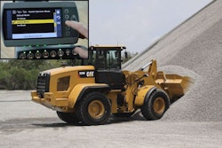 For aggressive work digging and loading trucks in a V-pattern, operators can run in the hystat mode.