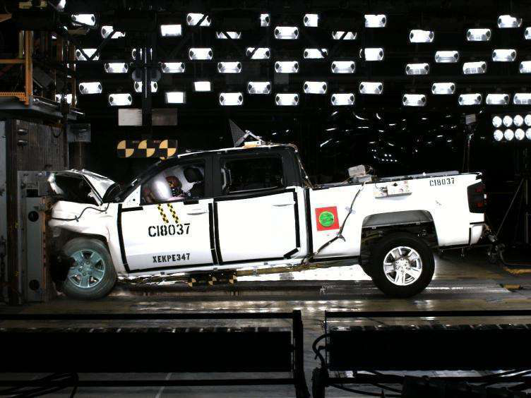 2014-Silverado-crash-Safety