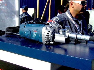 Bosch CV300 concrete vibrator