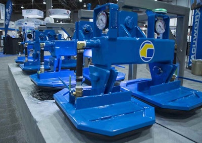 Vacuworx_Octapad_World_of_Concrete_2015