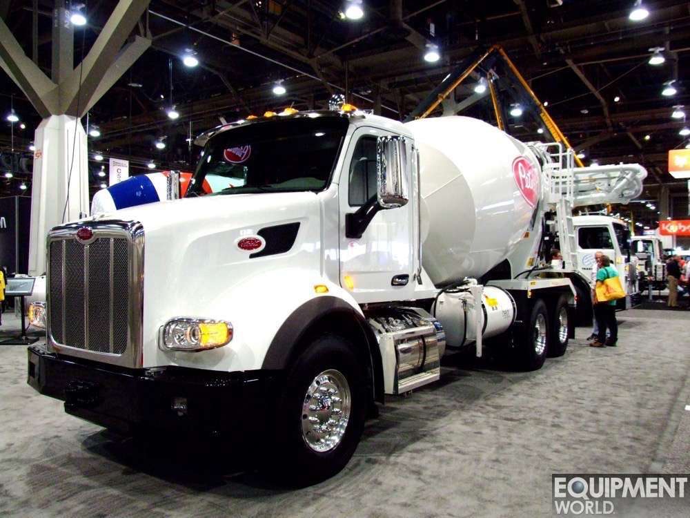 Peterbilt debuts Model 567 set-forward front axle config Peterbilt debuts Model 567 set-forward front axle config