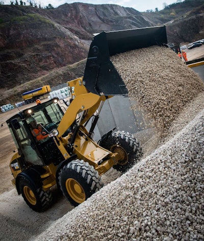 Caterpillar 906M compact wheel loader