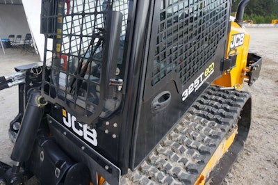 JCB 325T ForestMaster CTL front