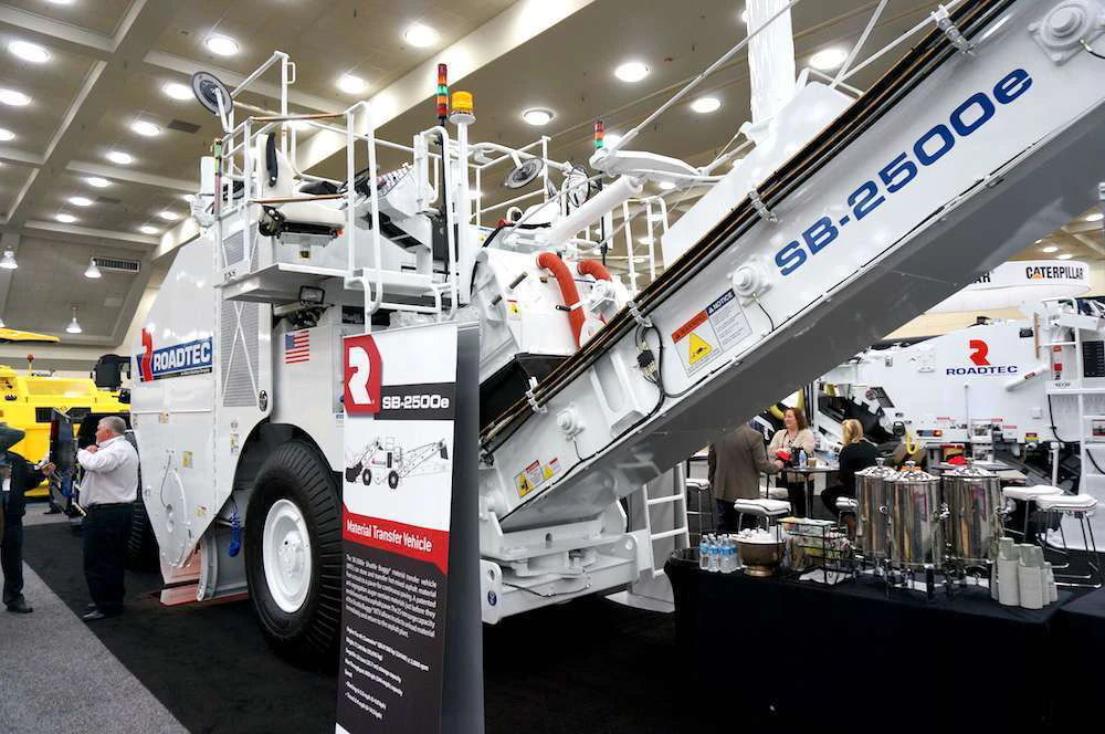 Road Tech Machine Roadtec showcases new Tier 4 Final paver, Shuttle Buggy MTV and cold ...
