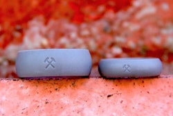 Qalo wedding band ring