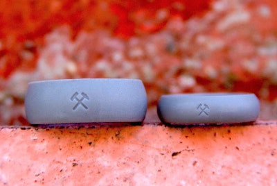 Qalo wedding band ring