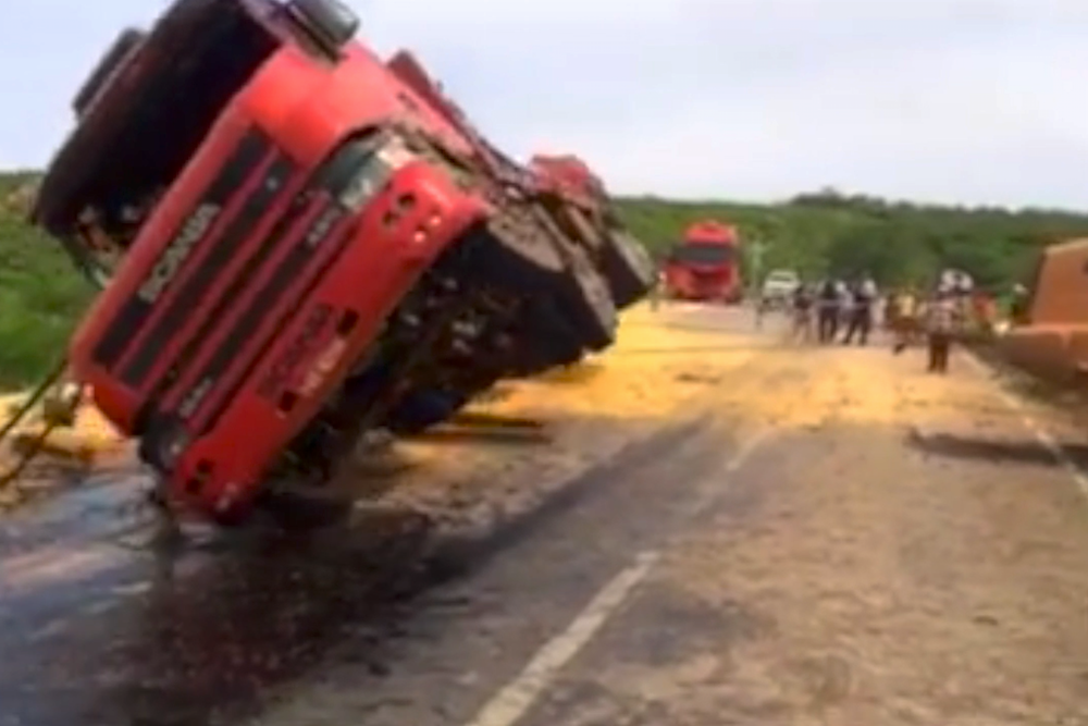 Truck upright loader