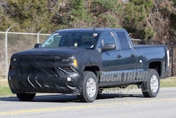 2017 Chevrolet Silverado 1500 spy shot
