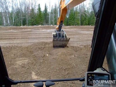 Case CE CX300D-insidecab