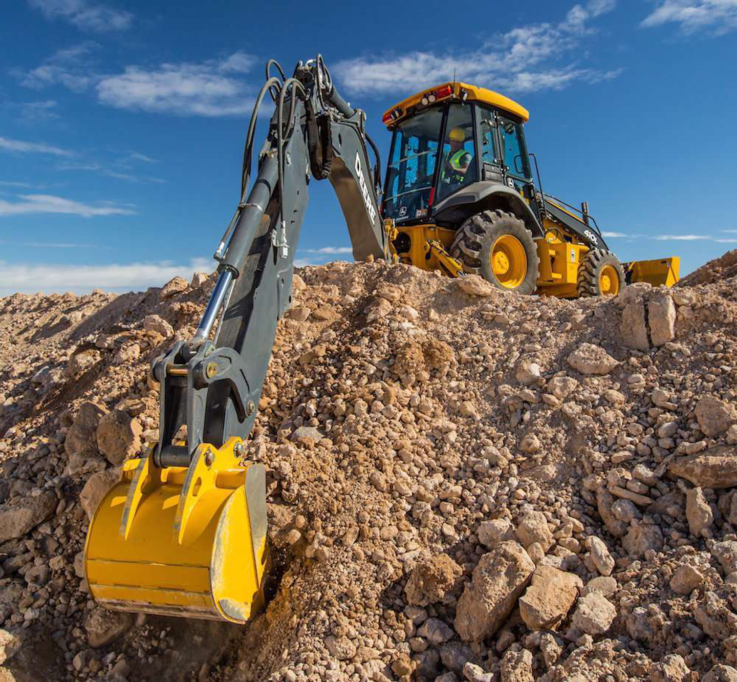 John Deere launches 6 new L Series backhoes, 2 with lifting power ...