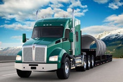 Kenworth T880 hauling